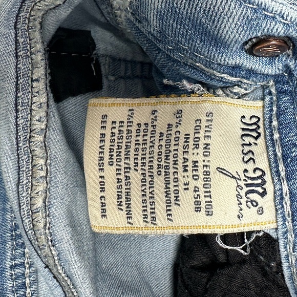 Miss Me Jeans Women’s Sz 26 Signature Straight Zipper Pockets Light Wash X2 - Picture 6 of 7